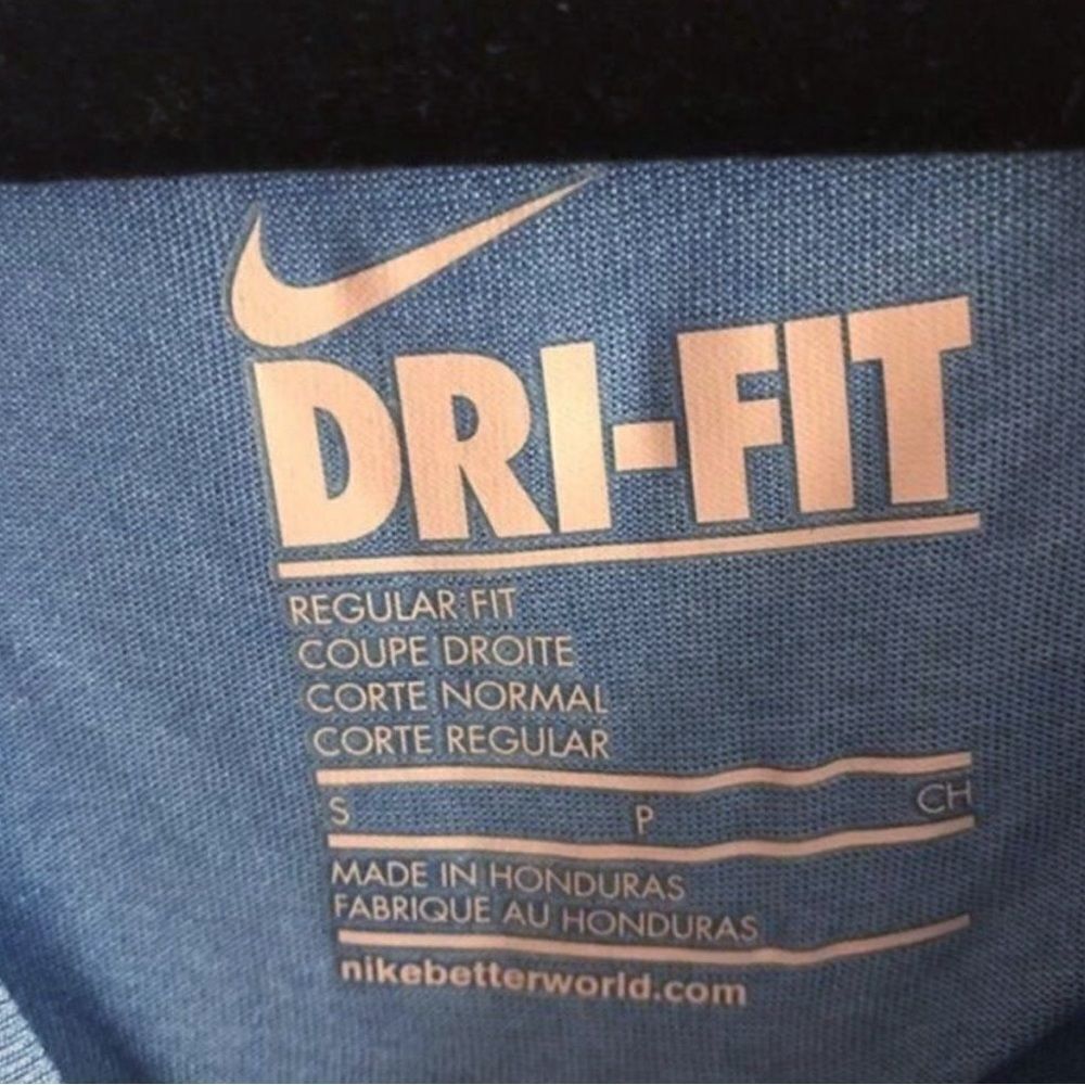*30off3* NIKE DRI-FIT Regular Fit top. Excellent Condition. - Picture 5 of 7